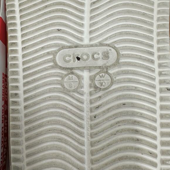 Crocs Toy Story Pizza Planet Off-Court Clog Men's size 8 Women's 10 - Picture 15 of 16